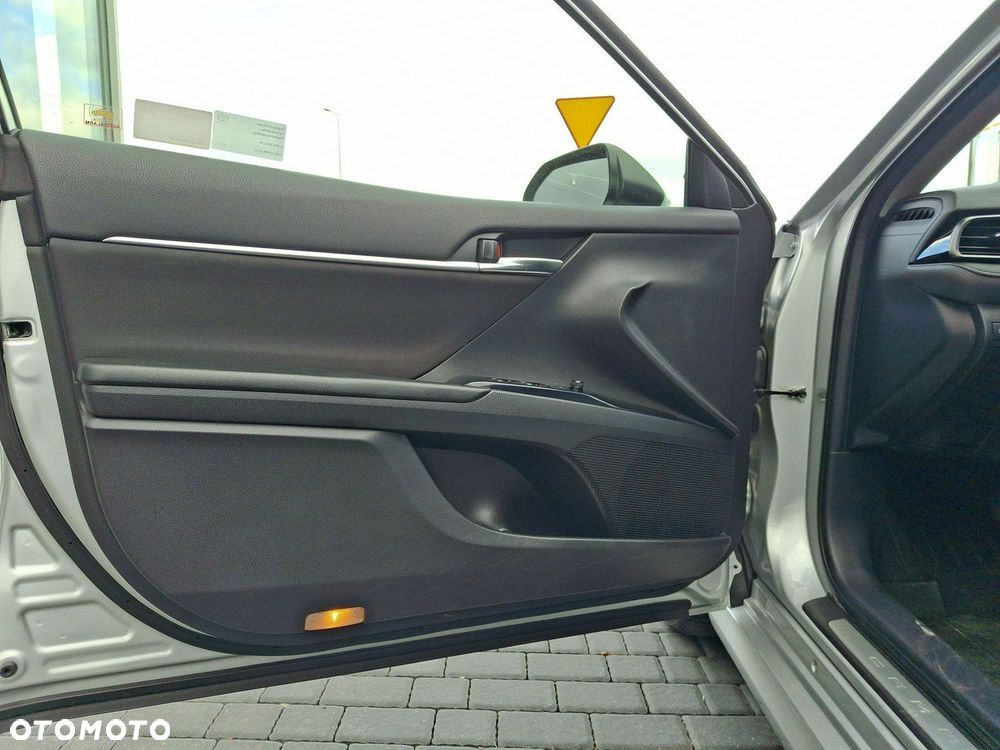 Toyota Camry 2.5 Hybrid Comfort CVT - 10