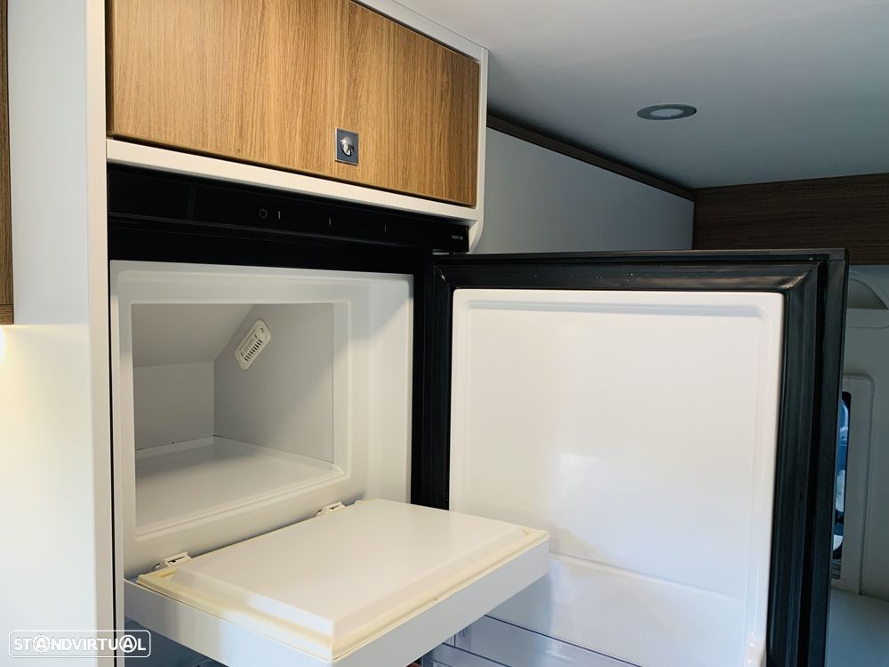 Pilote V600 Pop Up, 140CV - 11