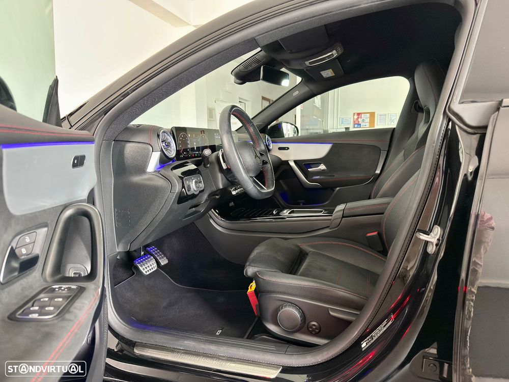 Mercedes-Benz CLA 250 e Shooting Brake AMG Line - 13