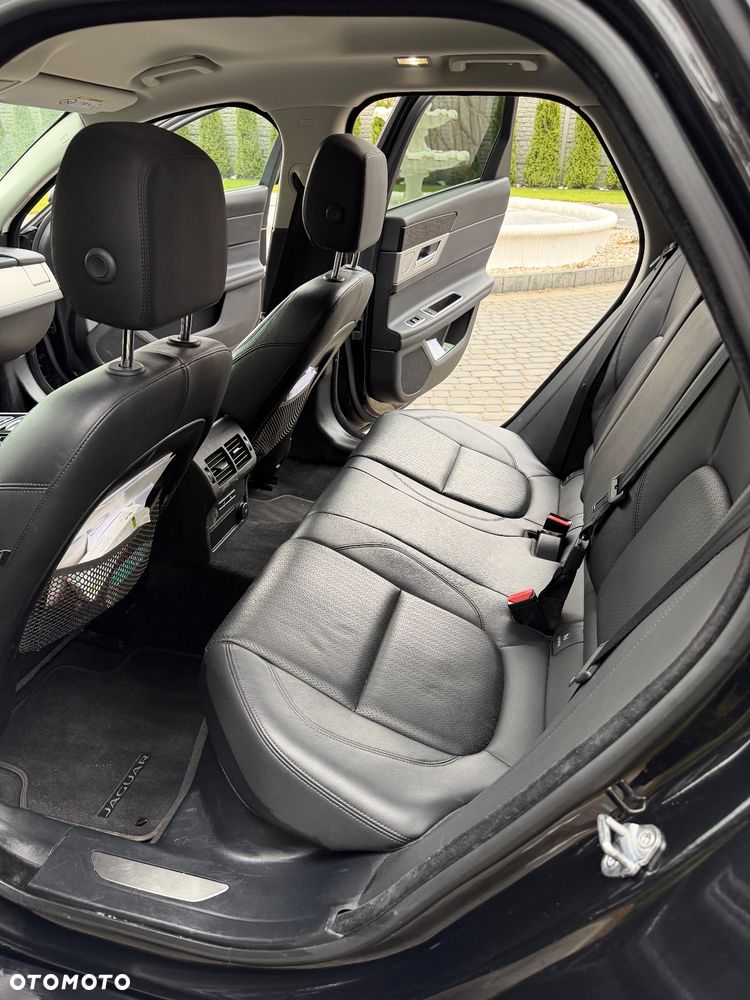 Jaguar XF 2.0 i4D AWD Portfolio - 10