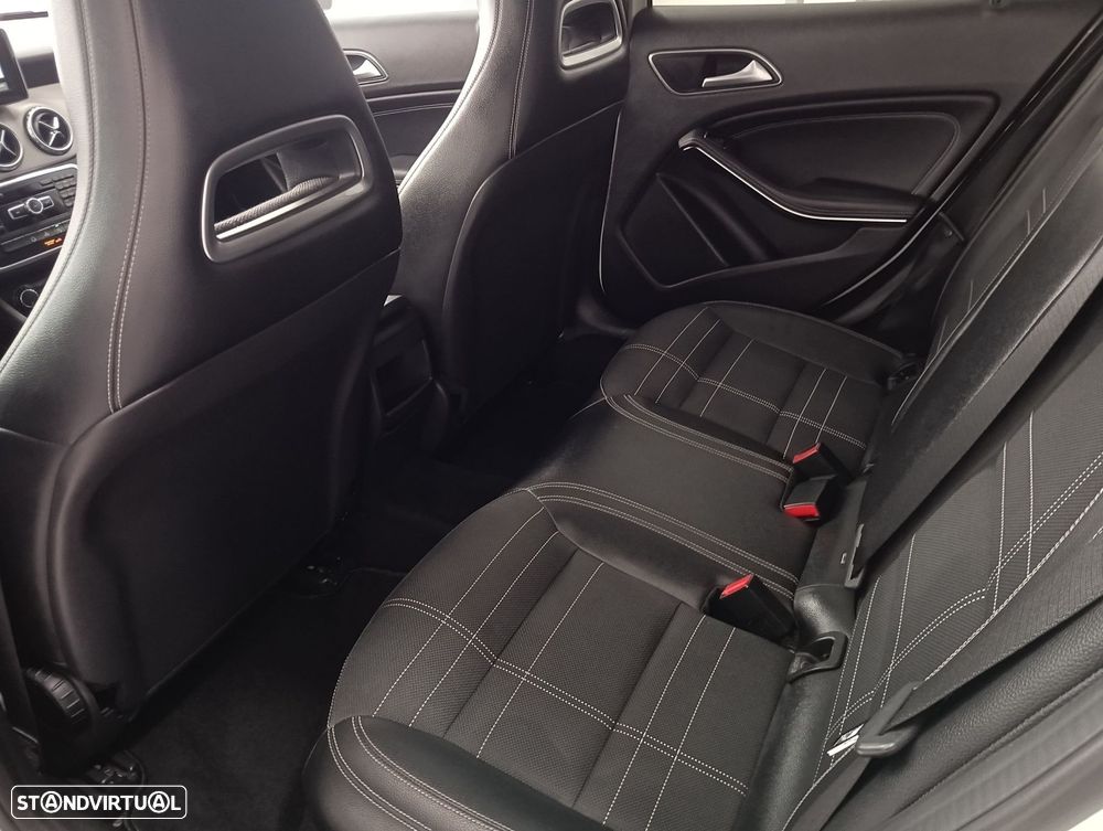 Mercedes-Benz GLA 200 - 18