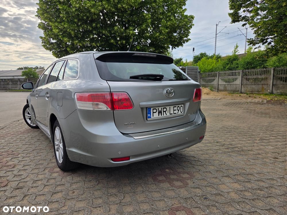 Toyota Avensis 2.0 D-4D Sol - 3