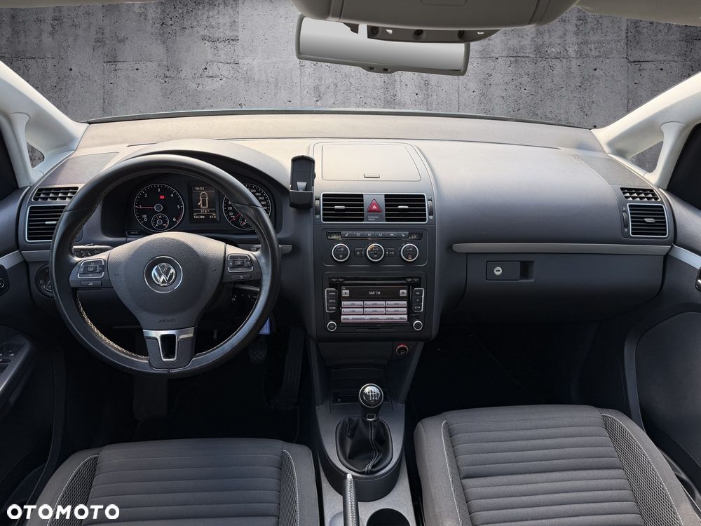 Volkswagen Touran 2.0 TDI DPF BlueMotion Technology Cup - 8