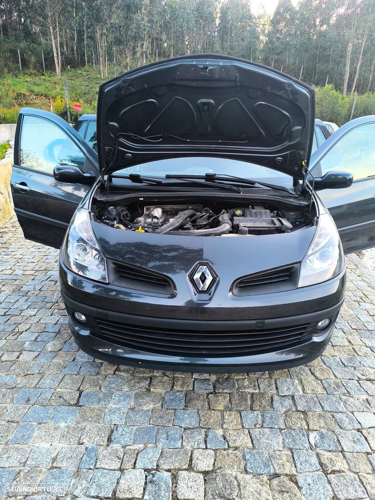 Renault Clio Sport Tourer - 16
