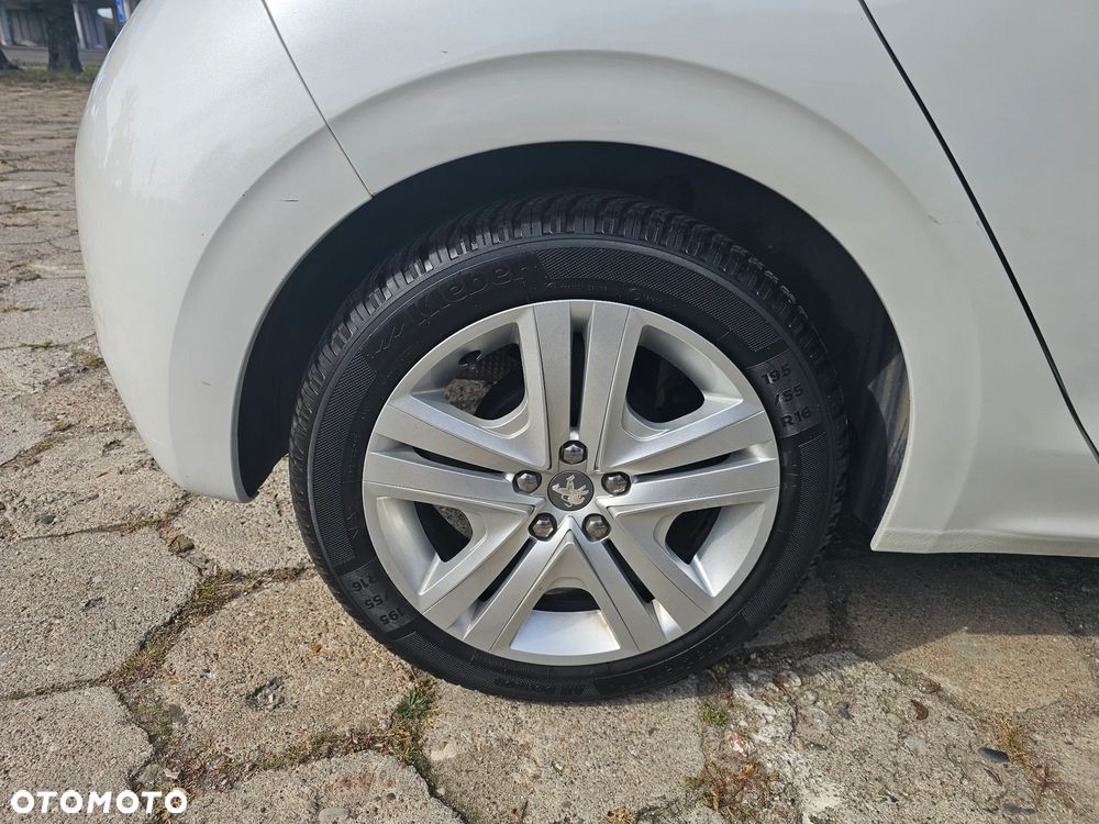 Peugeot 208 1.2 PureTech GPF Signature S&S - 10