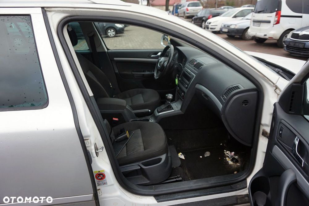 SKODA OCTAVIA II LIFT KOMBI 2010 9156 1.4 TSI CAXA 122KM MPH SREBRNY na części - 13