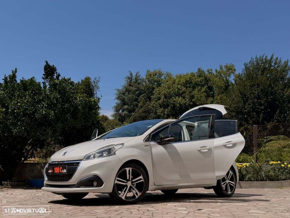 Peugeot 208 1.2 PureTech GT Line - 4
