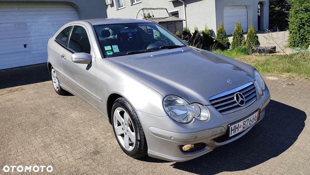 Mercedes-Benz Klasa C 200 Kompressor Automatik Sport Edition - 23