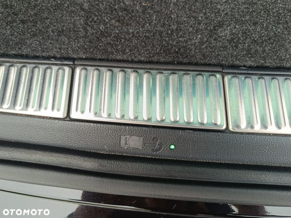 Skoda Superb 2.0 TDI DSG Premium Edition - 31