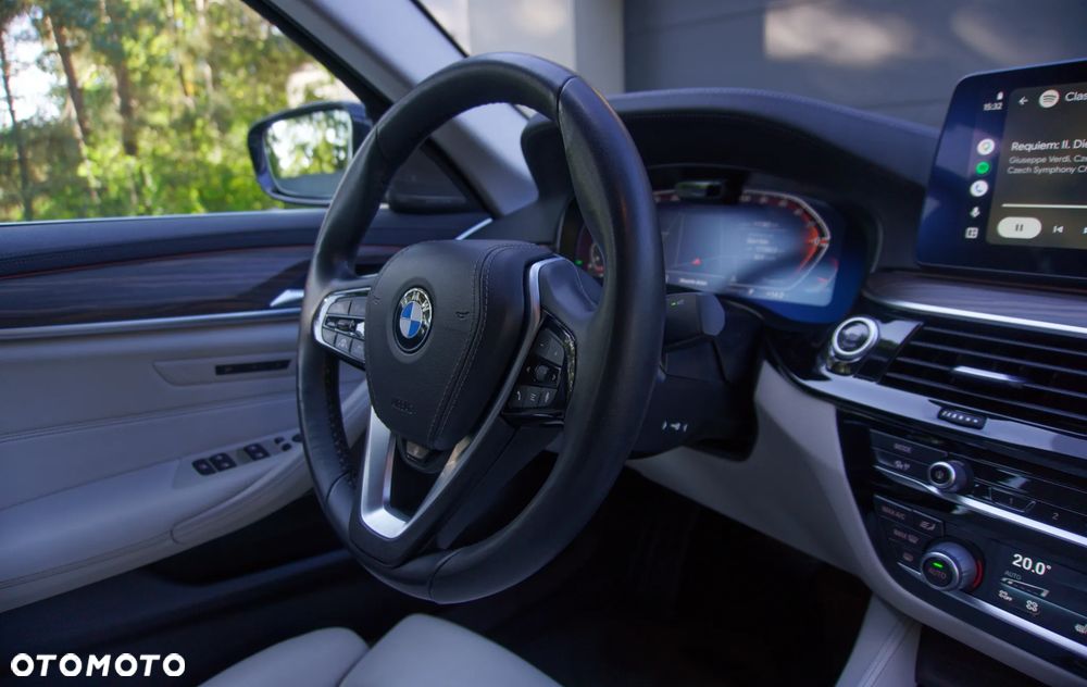 BMW Seria 5 530i xDrive mHEV Luxury Line - 17