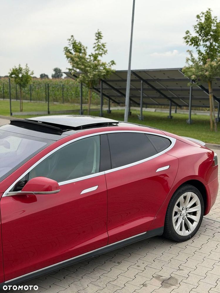 Tesla Model S - 10