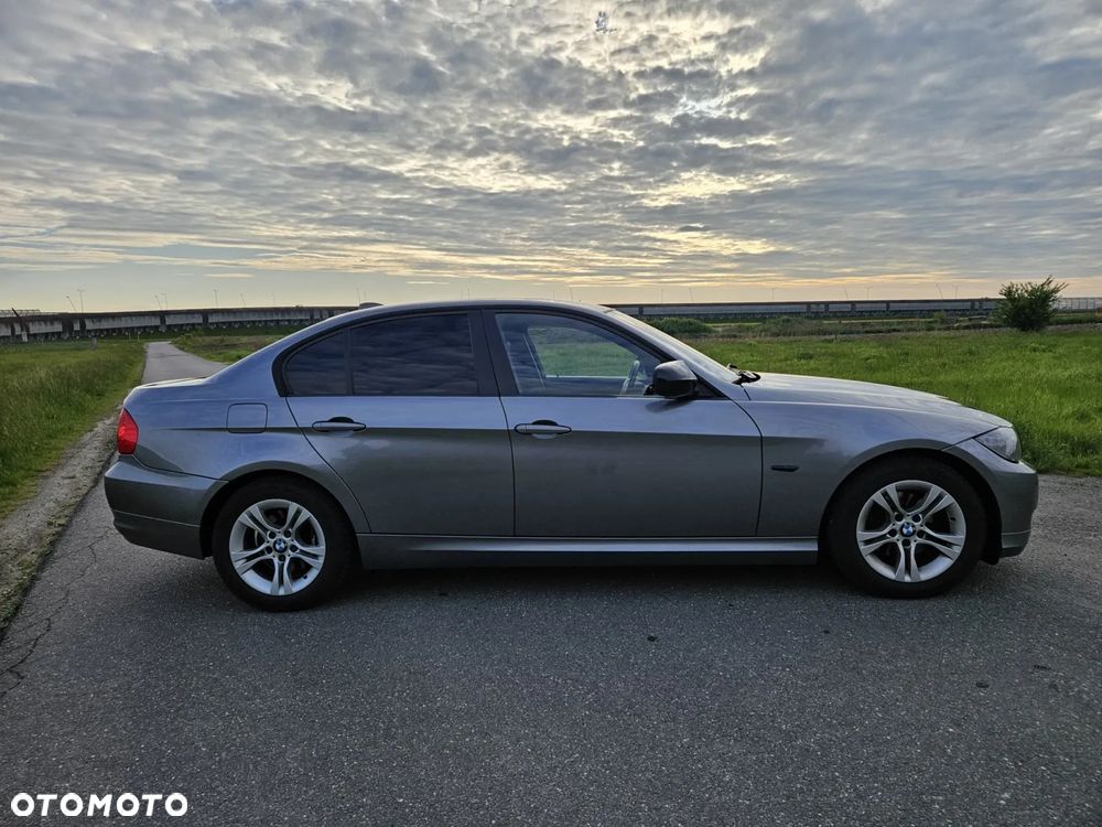 BMW Seria 3 318i - 6