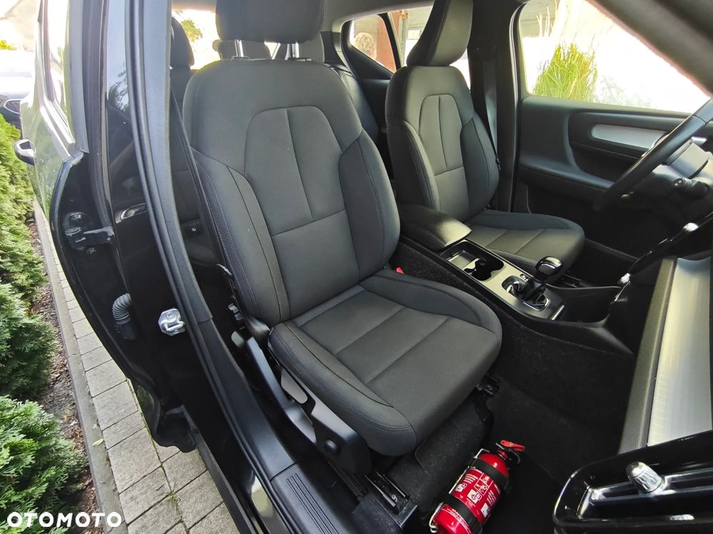 Volvo XC 40 D3 Momentum Pro - 32