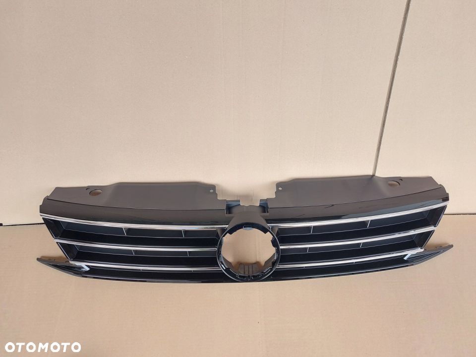 JETTA 3 III LIFT 5C 15-18 ATRAPA GRILL CHROM NOWA - 2