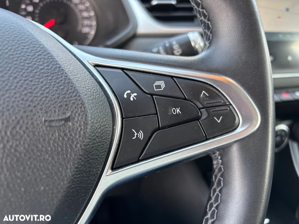 Renault Captur TCe 140 EDC GPF BUSINESS EDITION - 24