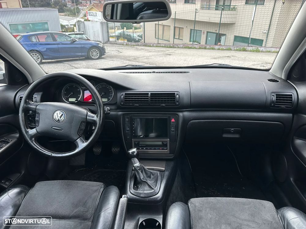 VW Passat 1.9 TDi Highline - 26