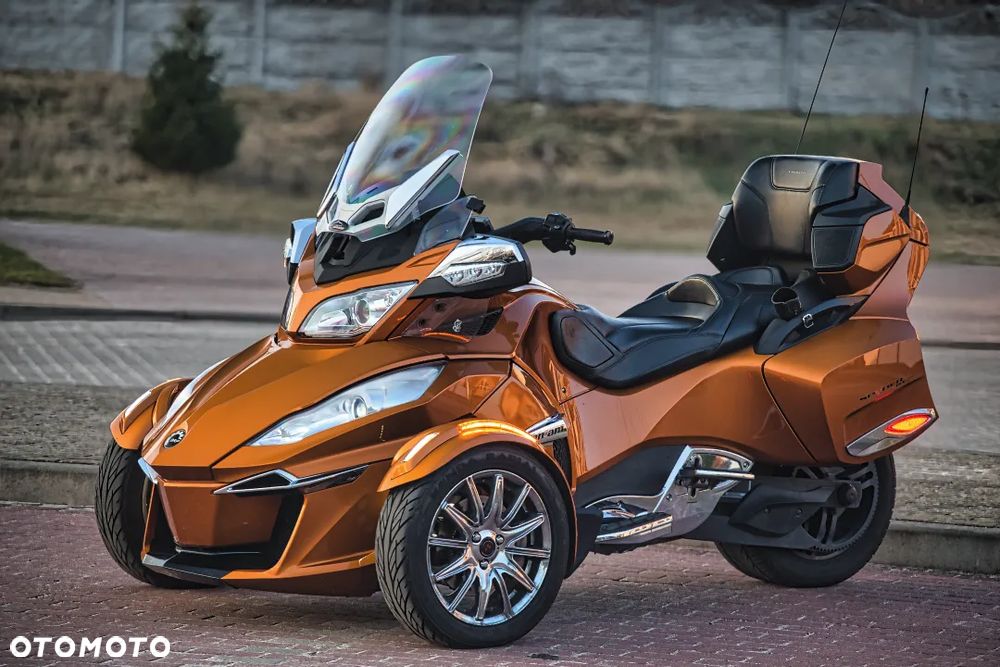 Can-Am Spyder - 19