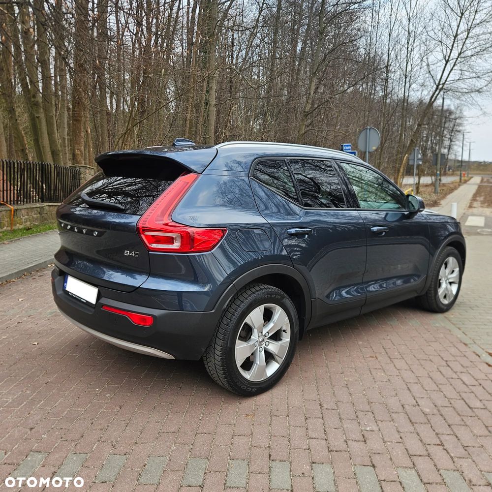Volvo XC 40 B4 B AWD DKG Momentum Pro - 5