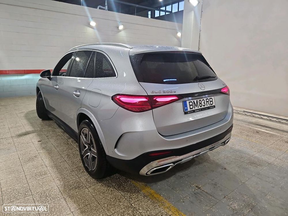 Mercedes-Benz GLC 300 e 4Matic - 3