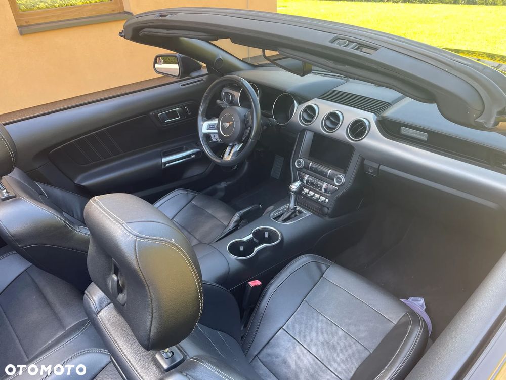 Ford Mustang - 5