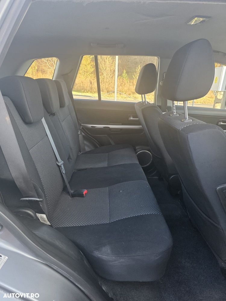 Suzuki Grand Vitara 1.9 DDiS Comfort + DPF Family - 7