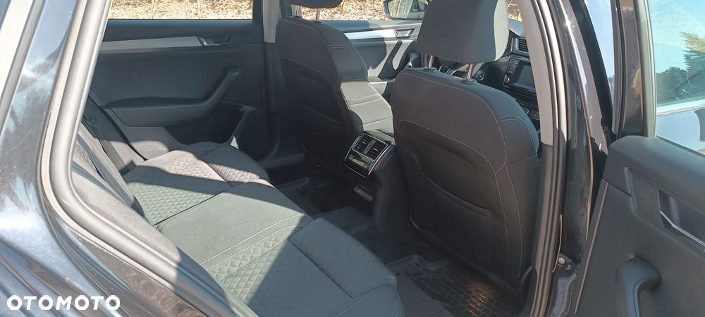 Skoda Superb 2.0 TDI Style DSG - 5