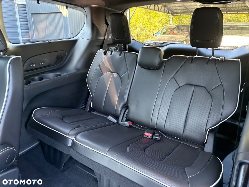 Chrysler Pacifica - 19
