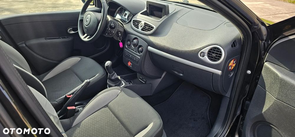 Renault Clio 1.2 16V 75 Dynamique - 16