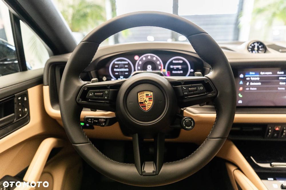 Porsche Cayenne E-Hybrid PHEV Black Edition - 18