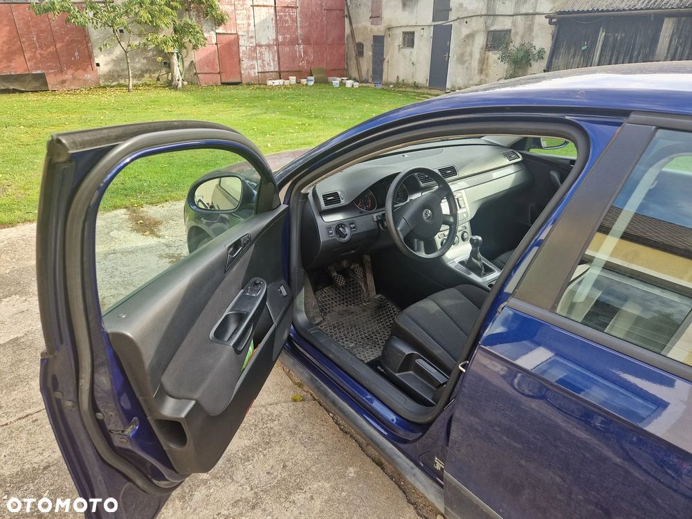 Volkswagen Passat - 5