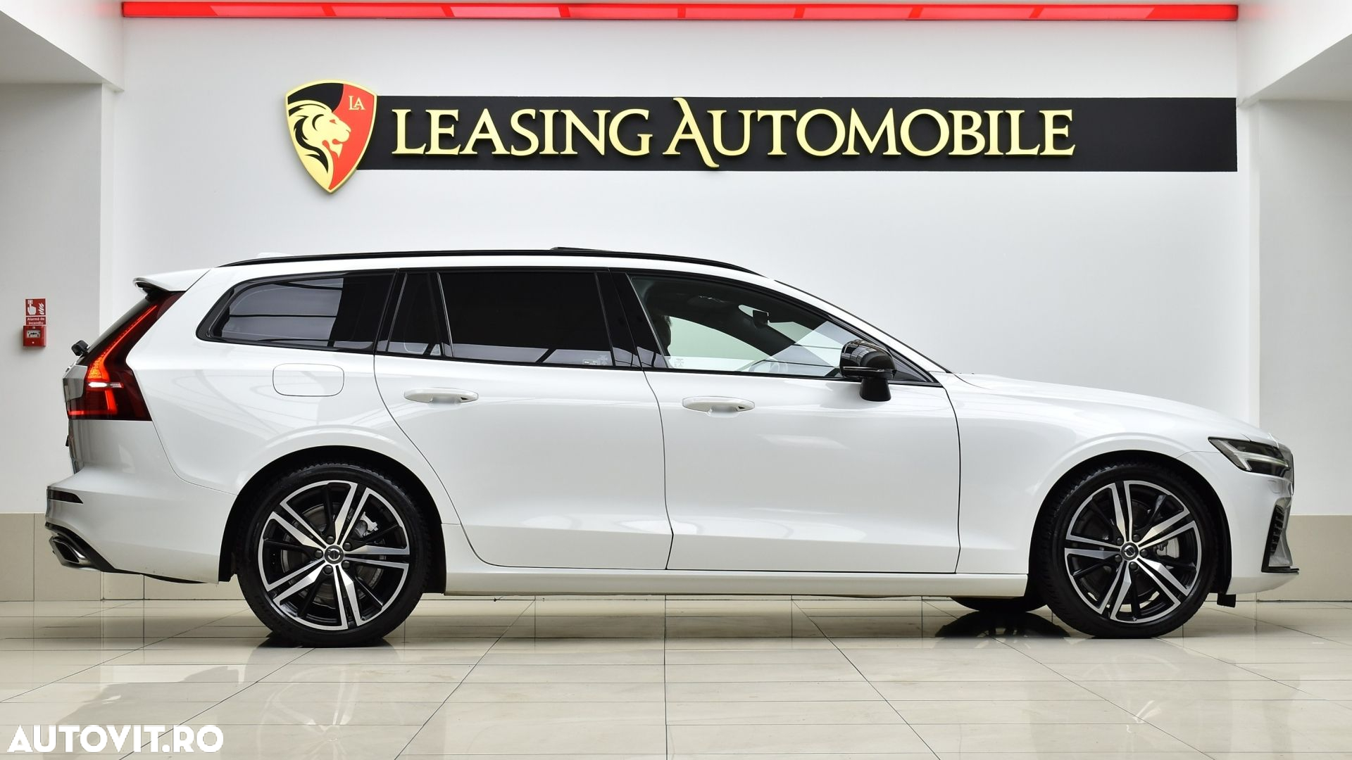 Volvo V60 T6 AWD Recharge Geartronic RDesign - 7