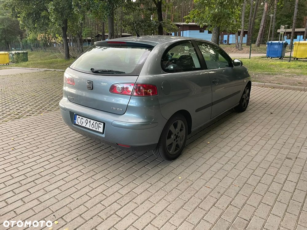 Seat Ibiza 1.4 16V Reference - 4