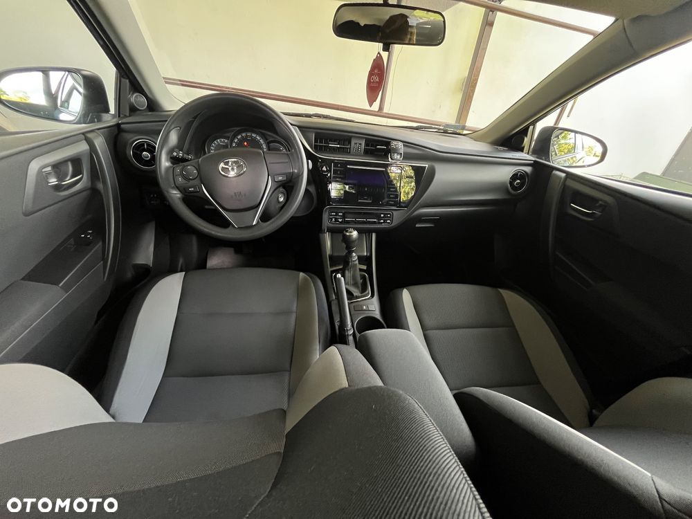 Toyota Auris - 4