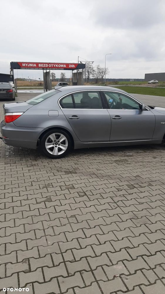BMW Seria 5 520d Touring - 10