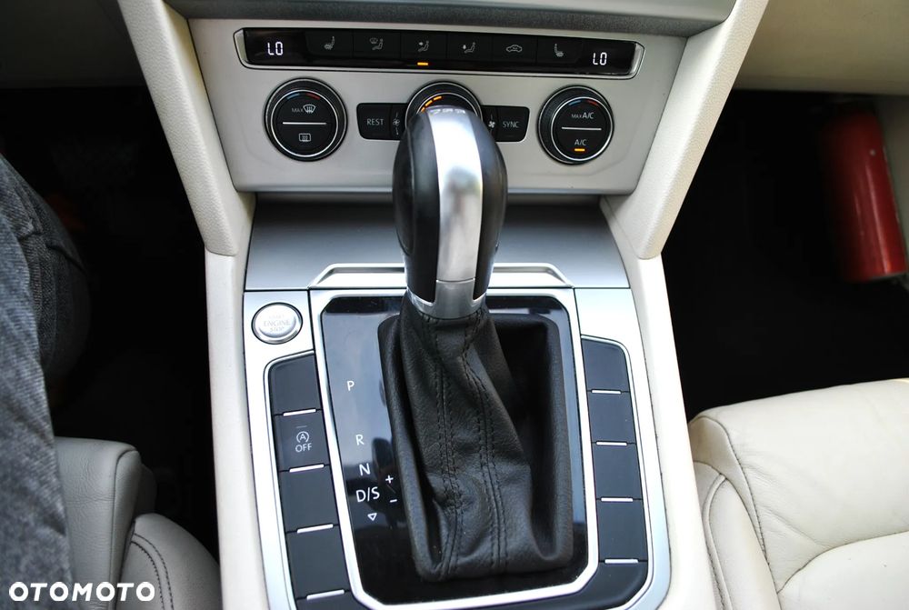 Volkswagen Passat - 23