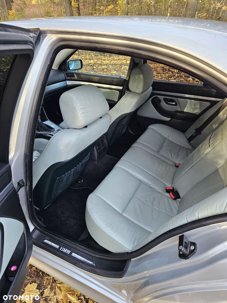 BMW Seria 5 525i - 7