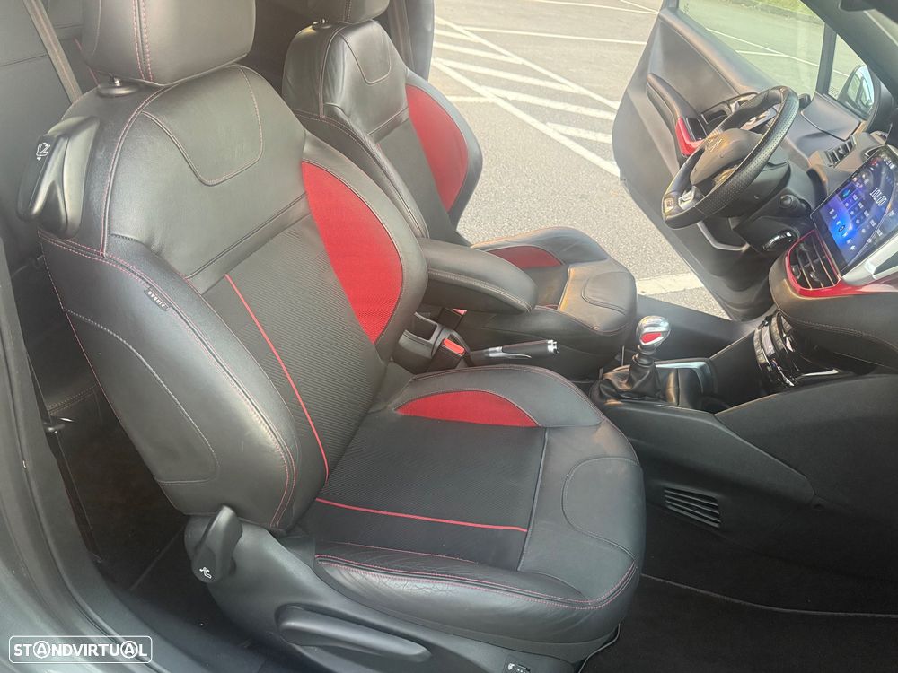 Peugeot 208 GTI 200 THP - 18