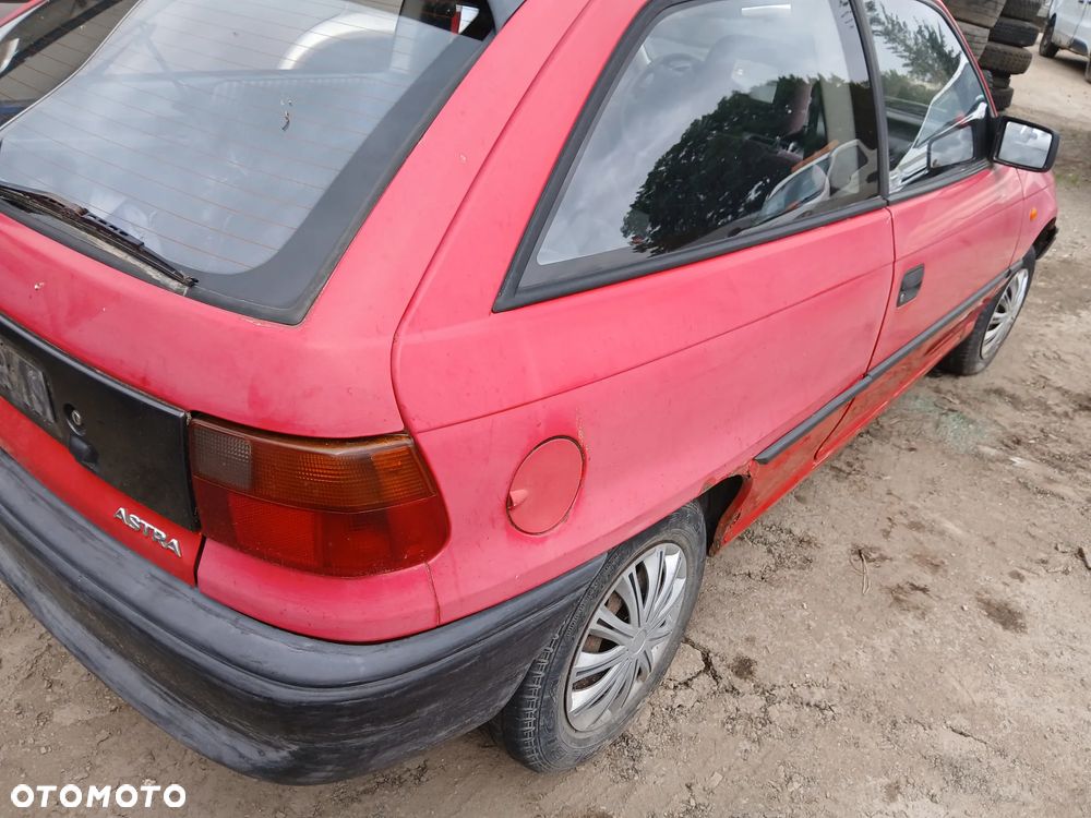 opel astra F  maska pokrywa silnika klapa bagażnika zderzak lampa reflektor pas przedni stop lampy - 3