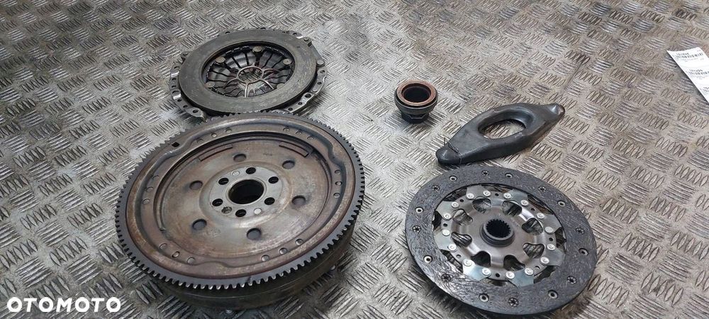 KOŁO DWUMASOWE TARCZA DOCISK ŁOŻYSKO OPOROWE BMW E46 318i BMW N46 - 3