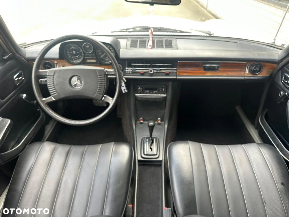 Mercedes-Benz 280 - 14