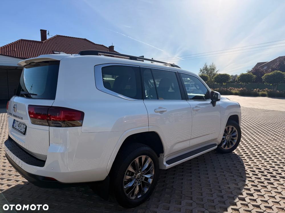 Toyota Land Cruiser - 7