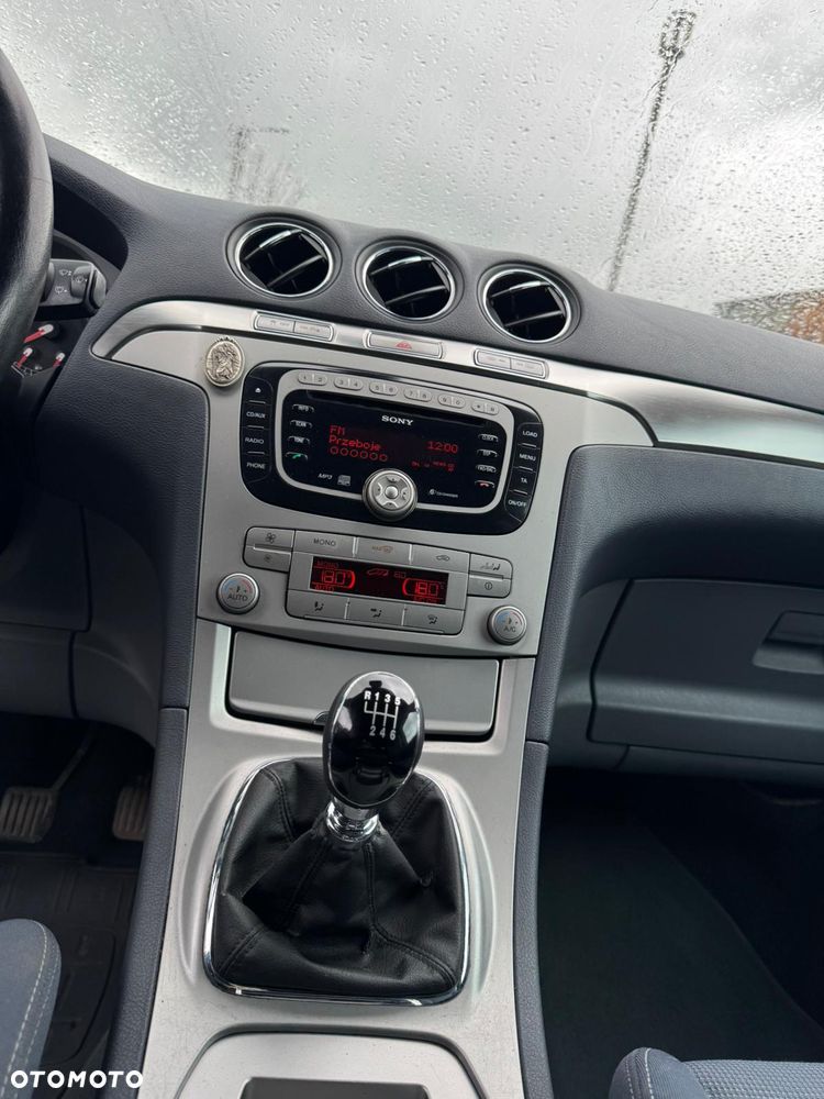Ford Galaxy 2.0 TDCi Titanium - 16