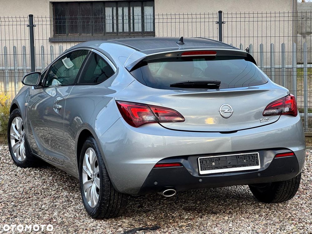 Opel Astra 1.6 Turbo Cosmo - 13