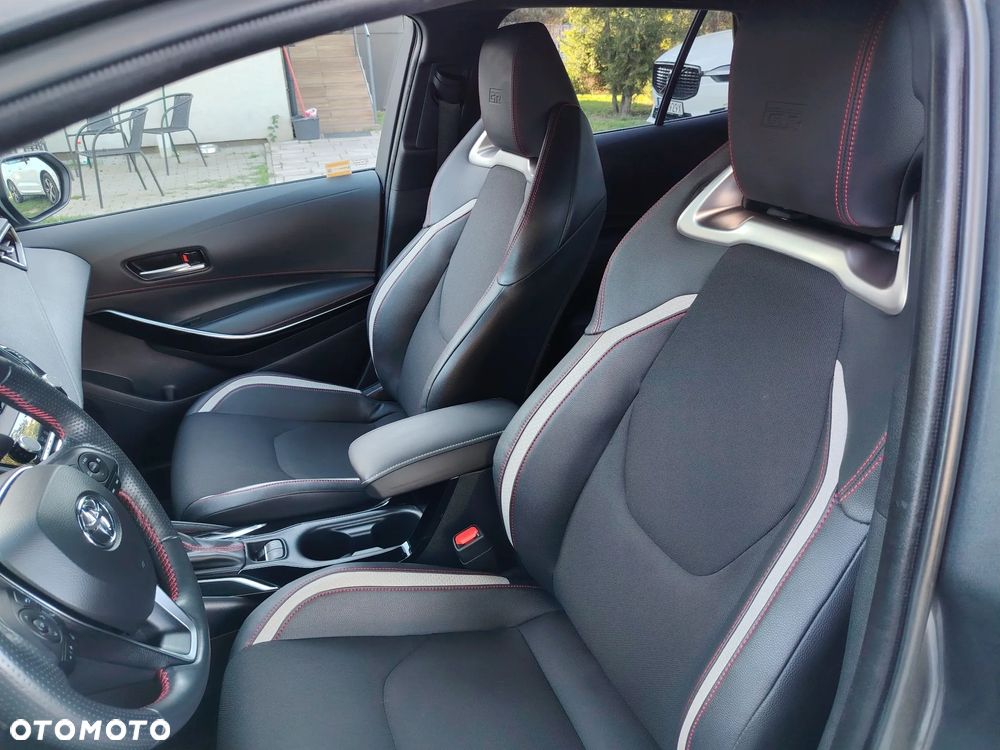 Toyota Corolla 2.0 Hybrid GR Sport Dynamic - 37
