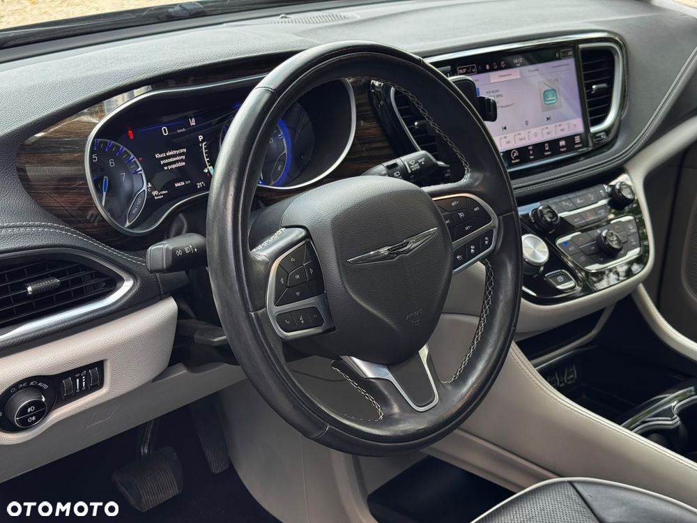 Chrysler Pacifica - 8