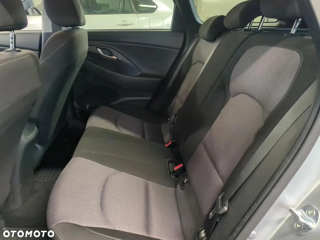 Hyundai i30 1.5 DPI Classic + - 9