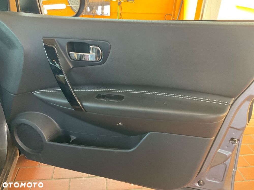 Nissan Qashqai 2.0 CVT 360 - 25