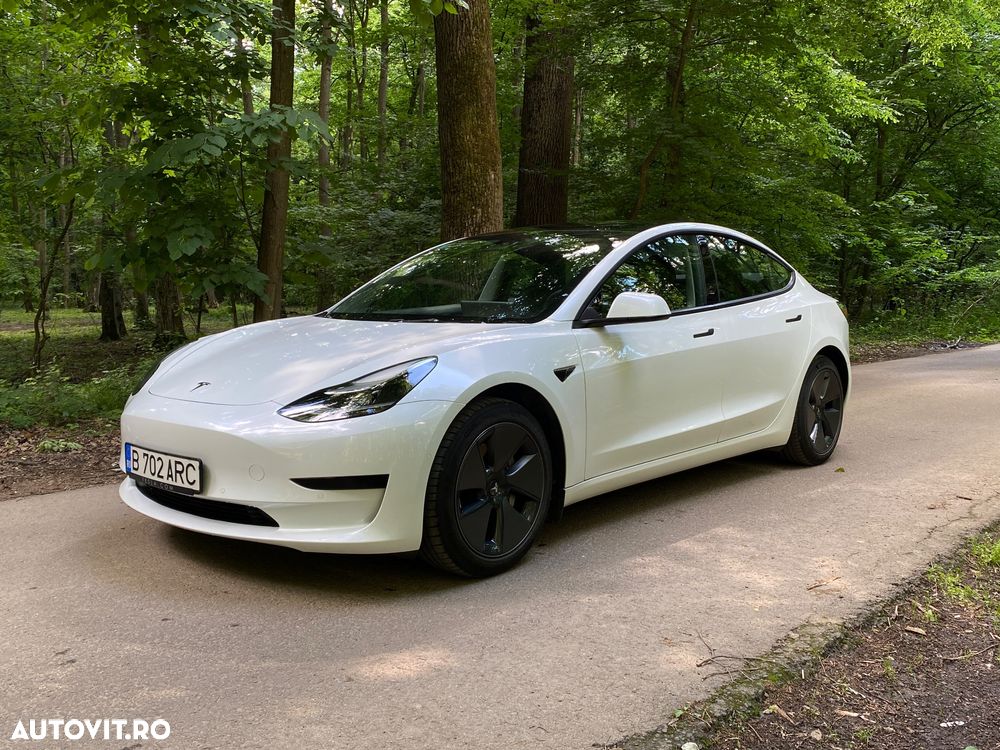 Tesla Model 3 - 10