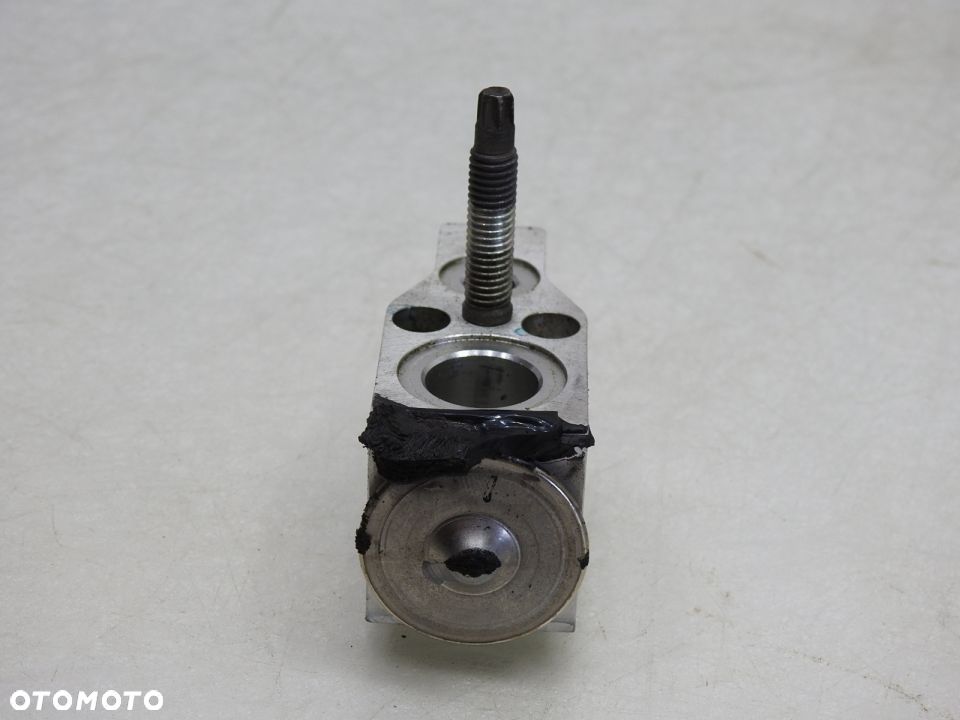 ZAWÓR ROZPRĘŻNY KLIMATYZACJI UPLANDER 3.9 V6 - 5