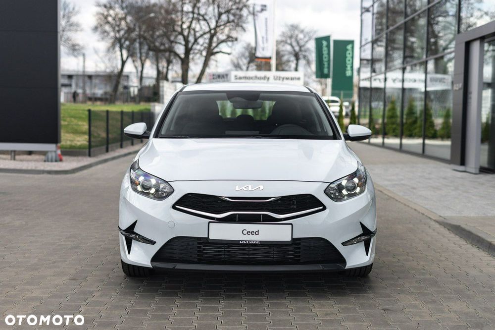 Kia Ceed - 4